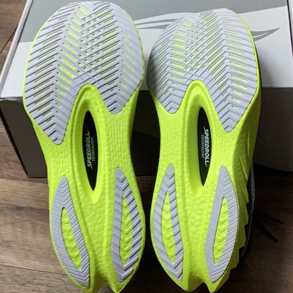 Men’s Saucony Endorphin Pro 4 - Picture 4 of 5